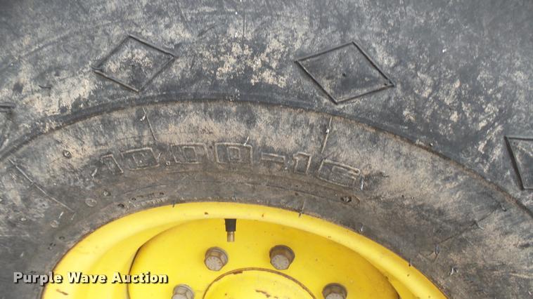 image for item DQ9222 1993 John Deere 6400 tractor