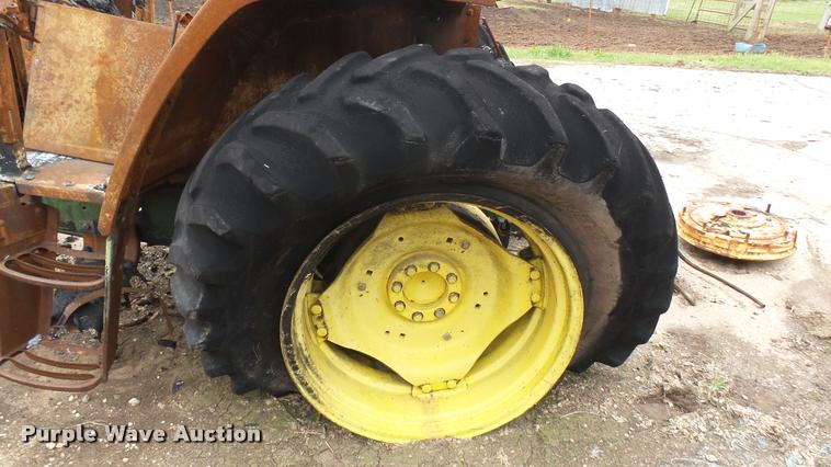 image for item DQ9222 1993 John Deere 6400 tractor