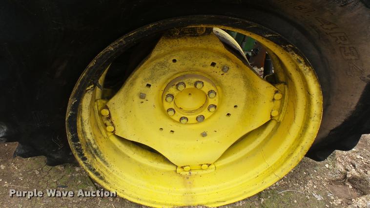 image for item DQ9222 1993 John Deere 6400 tractor