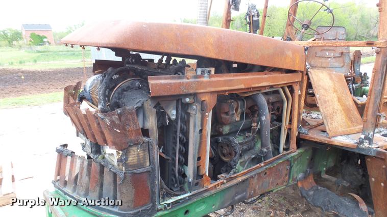 image for item DQ9222 1993 John Deere 6400 tractor