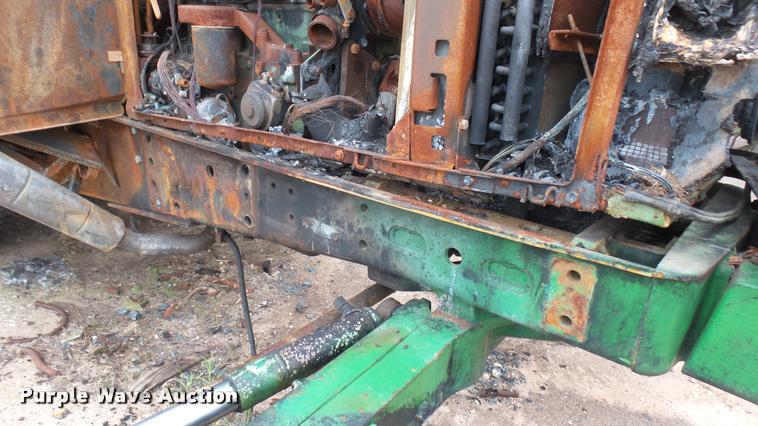 image for item DQ9222 1993 John Deere 6400 tractor