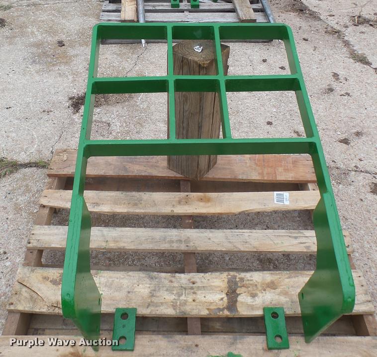 image for item DQ9223 John Deere grill guard