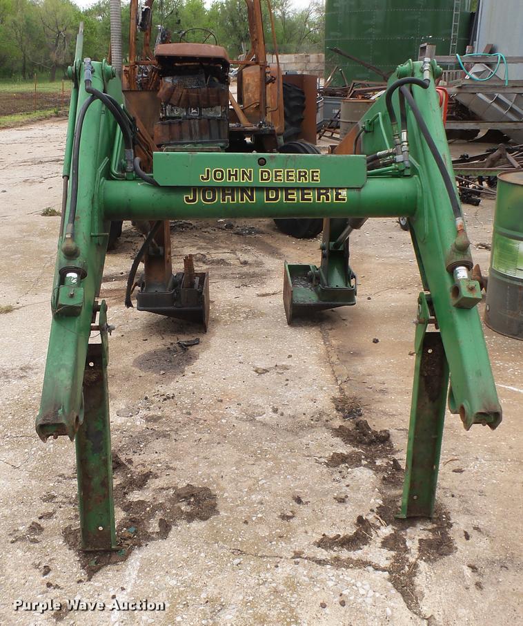 image for item DQ9224 John Deere 620 loader