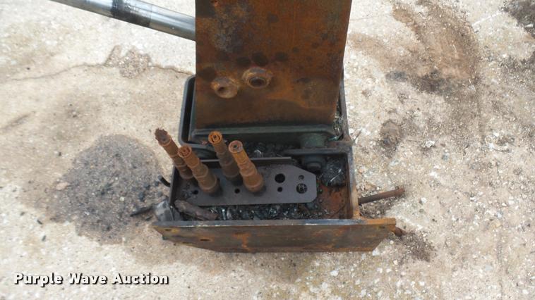 image for item DQ9224 John Deere 620 loader