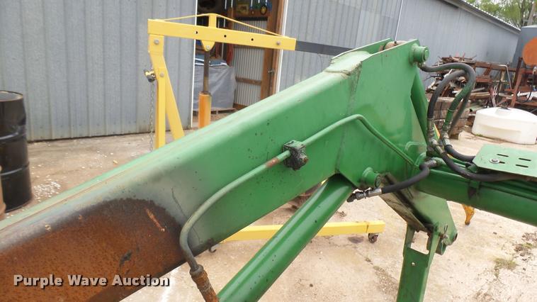 image for item DQ9224 John Deere 620 loader