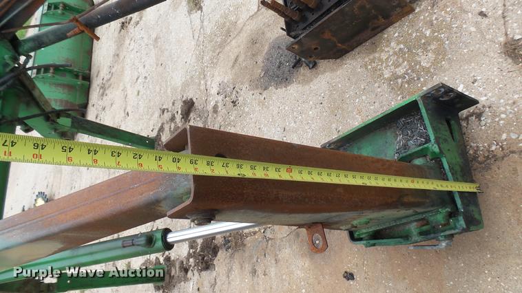image for item DQ9224 John Deere 620 loader