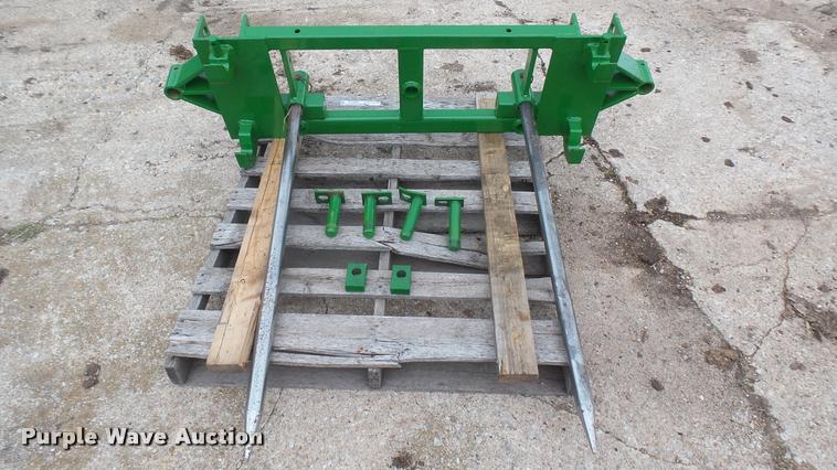image for item DQ9225 John Deere bale spear