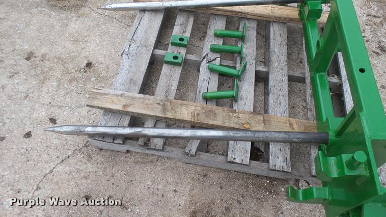 image for item DQ9225 John Deere bale spear