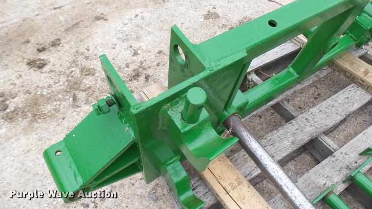 image for item DQ9225 John Deere bale spear