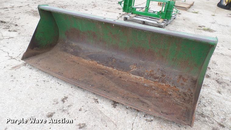 image for item DQ9226 John Deere bucket