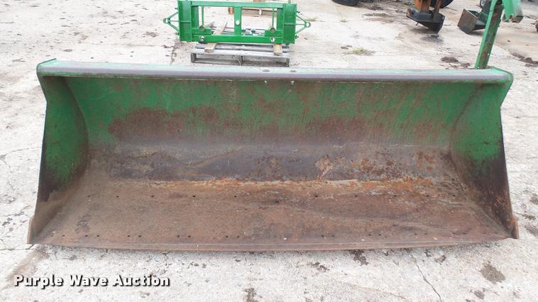 image for item DQ9226 John Deere bucket