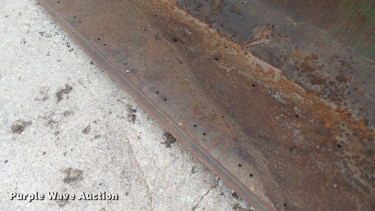 image for item DQ9226 John Deere bucket