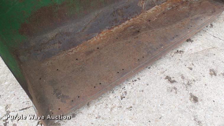 image for item DQ9226 John Deere bucket