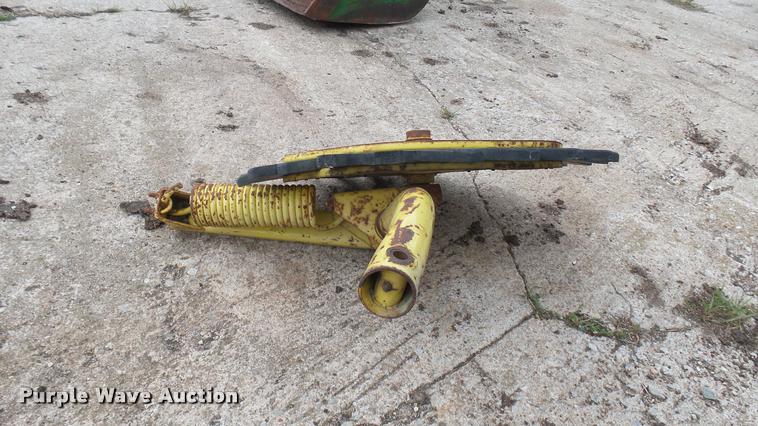 image for item DQ9227 (2) John Deere gathering wheels