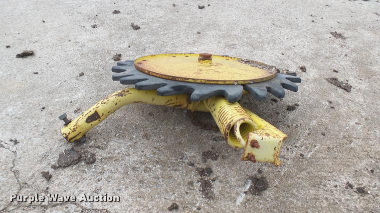 image for item DQ9227 (2) John Deere gathering wheels