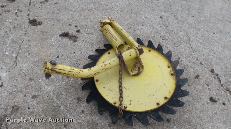 image for item DQ9227 (2) John Deere gathering wheels