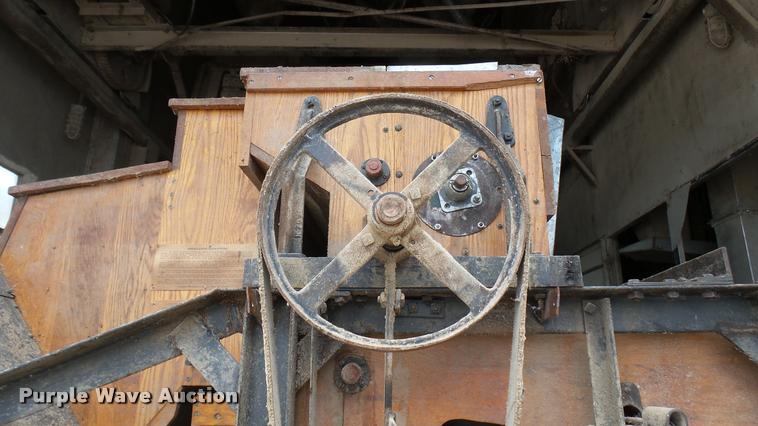 image for item DS9020 Crippen H-454 seed cleaner