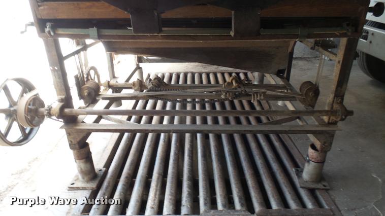 image for item DS9020 Crippen H-454 seed cleaner