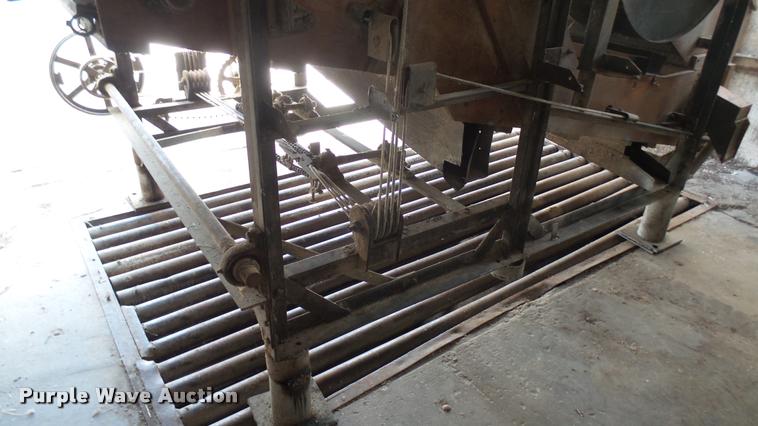 image for item DS9020 Crippen H-454 seed cleaner