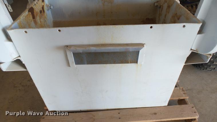 image for item DS9068 Roller mill