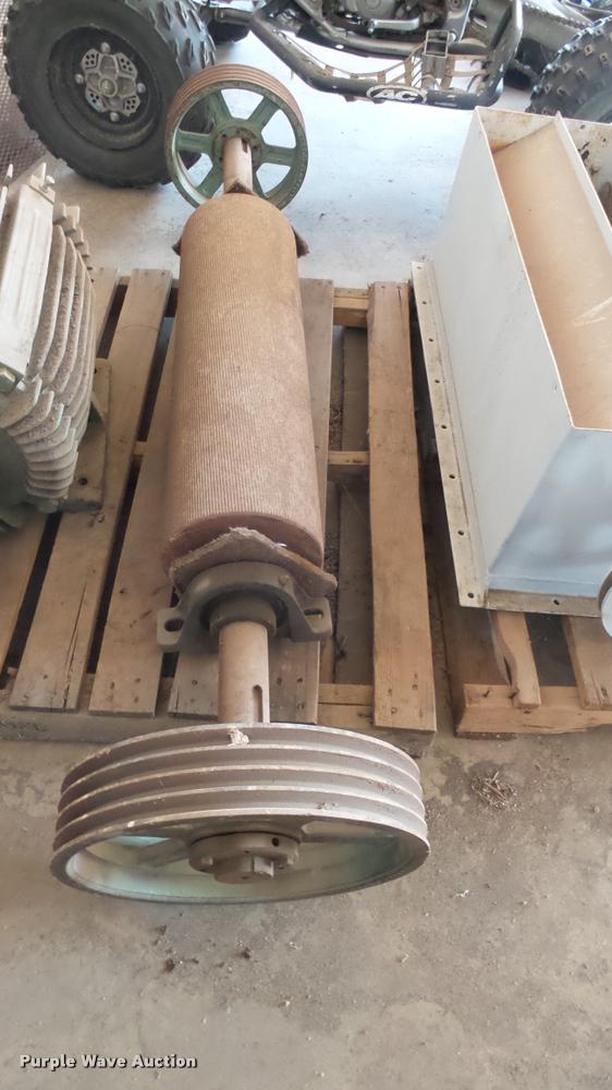 image for item DS9068 Roller mill