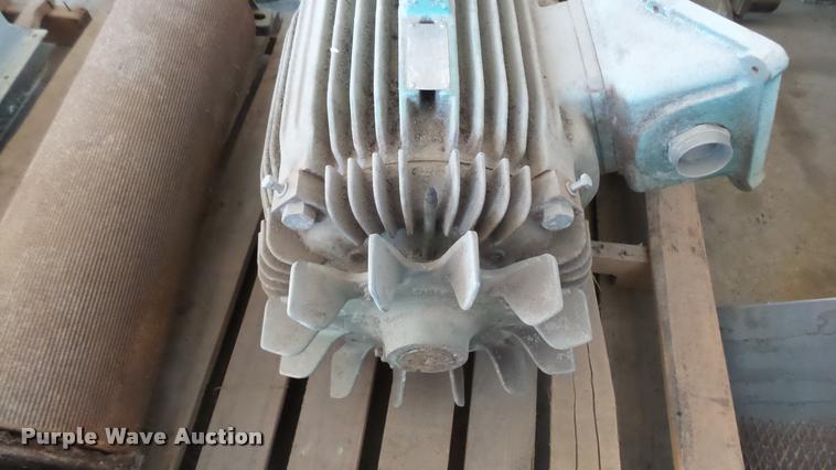 image for item DS9068 Roller mill