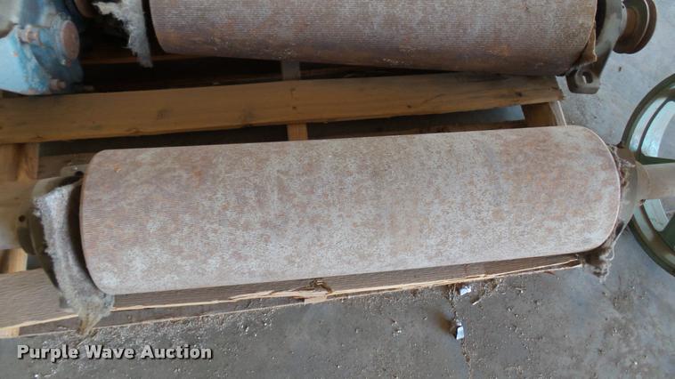 image for item DS9068 Roller mill