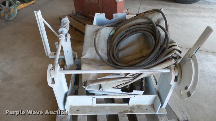 image for item DS9068 Roller mill