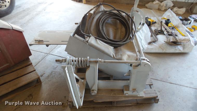 image for item DS9068 Roller mill