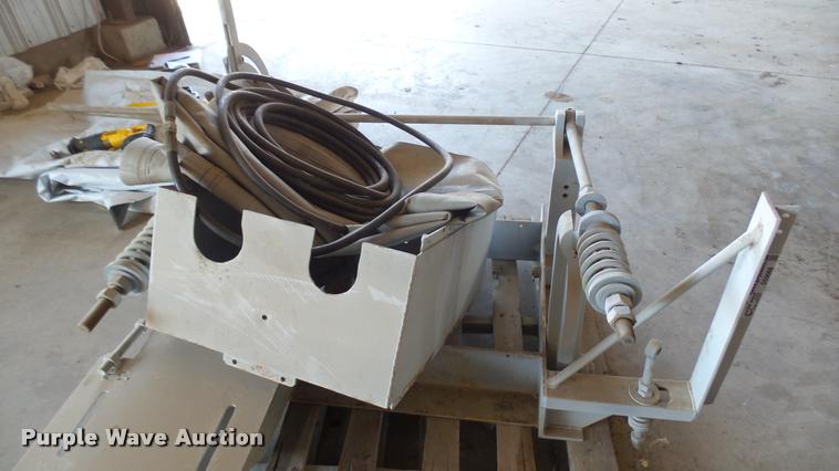 image for item DS9068 Roller mill