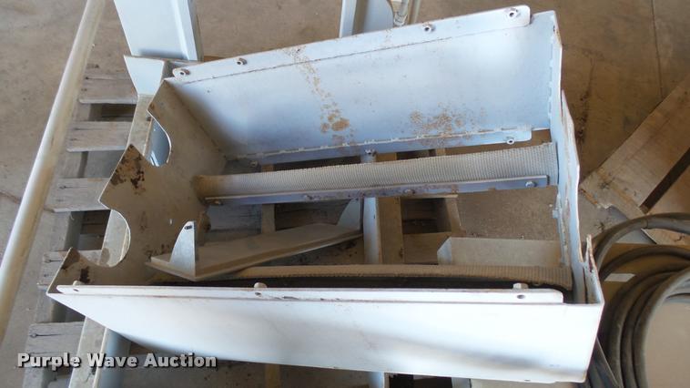 image for item DS9068 Roller mill