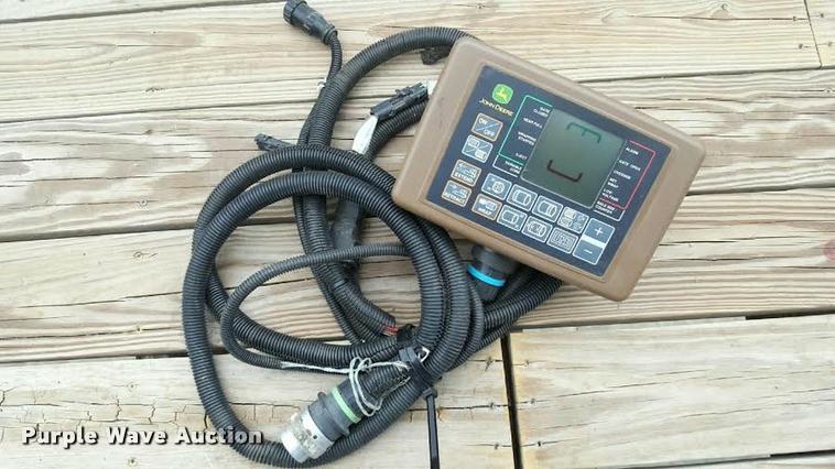 image for item F1996 2010 John Deere 568 Mega Wide Plus round baler