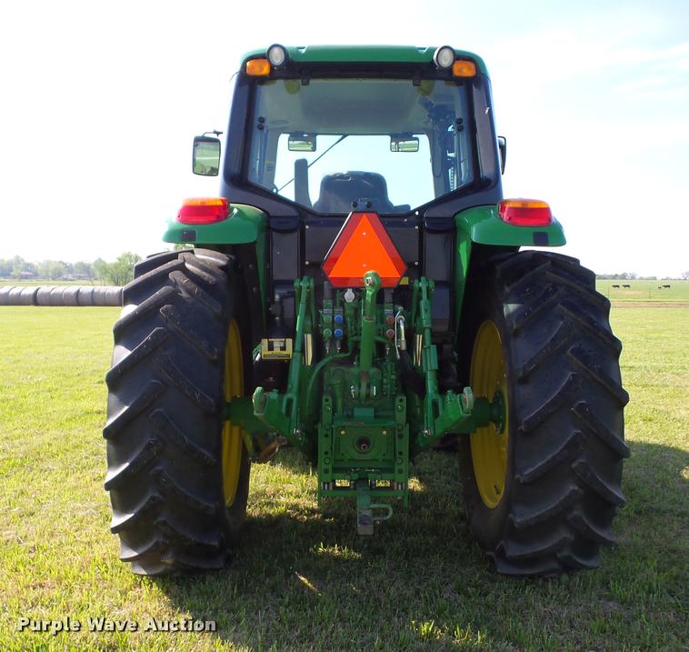 image for item J8643 2013 John Deere 7230 MFWD tractor