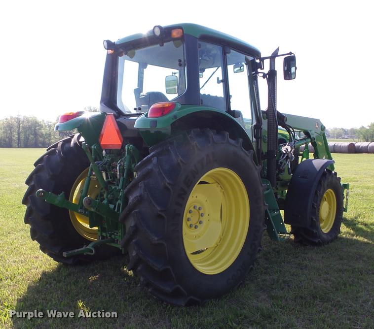 image for item J8643 2013 John Deere 7230 MFWD tractor