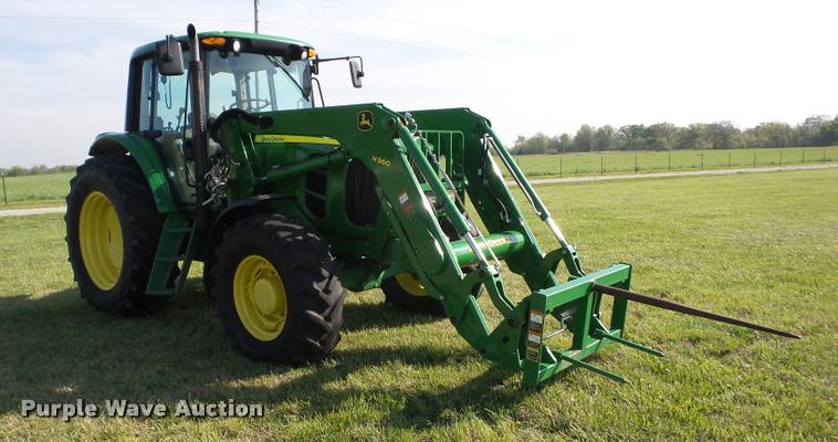 image for item J8643 2013 John Deere 7230 MFWD tractor