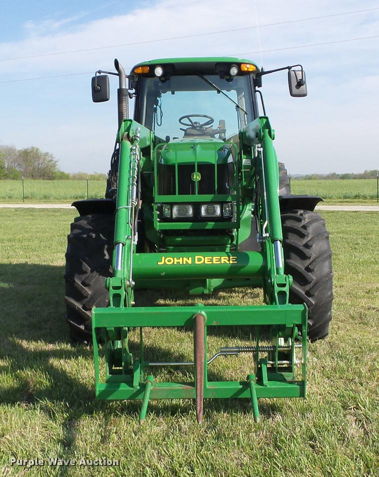 image for item J8643 2013 John Deere 7230 MFWD tractor