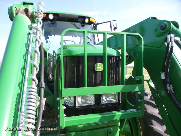 image for item J8643 2013 John Deere 7230 MFWD tractor