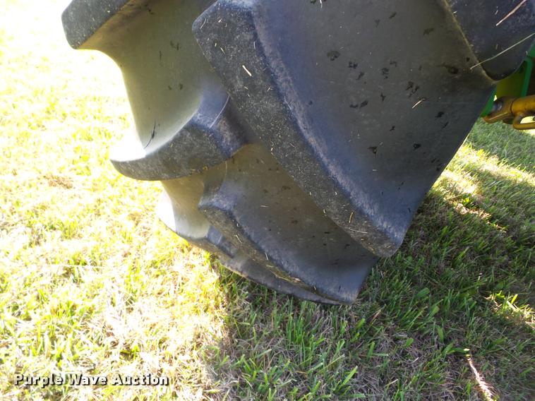 image for item J8643 2013 John Deere 7230 MFWD tractor