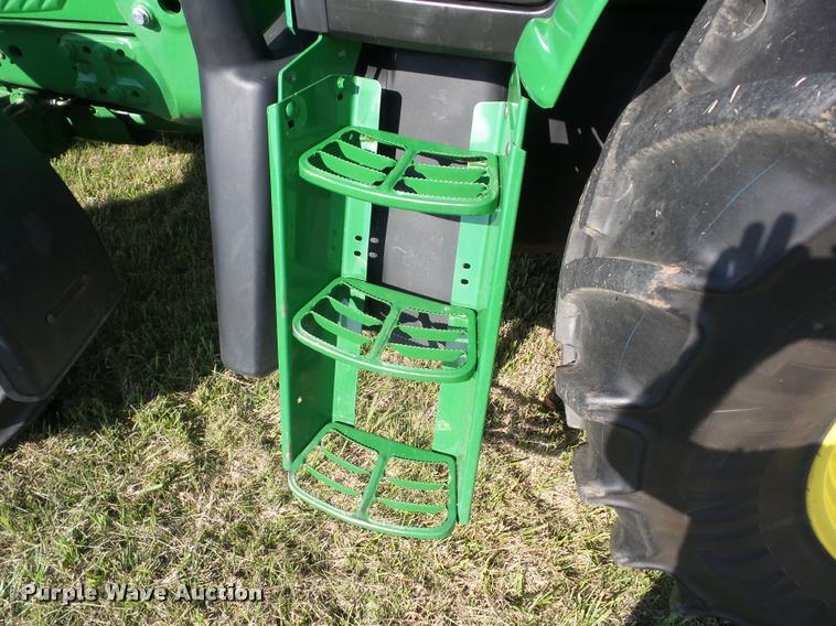 image for item J8643 2013 John Deere 7230 MFWD tractor