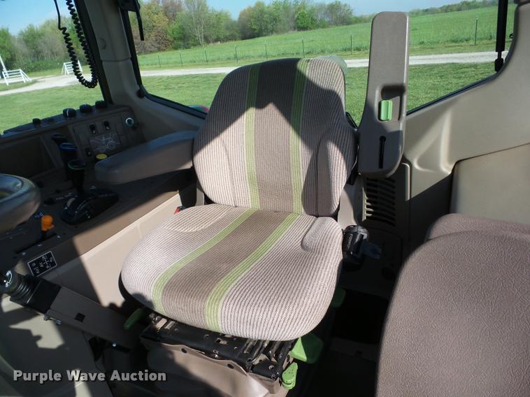 image for item J8643 2013 John Deere 7230 MFWD tractor