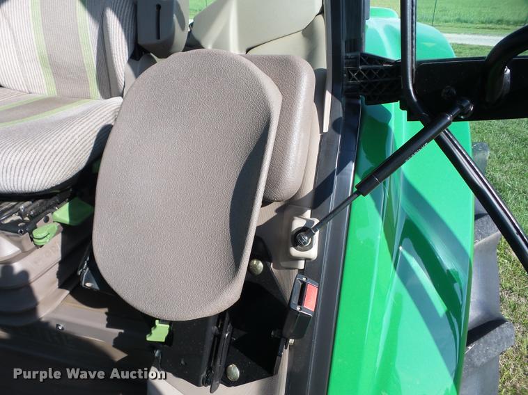 image for item J8643 2013 John Deere 7230 MFWD tractor