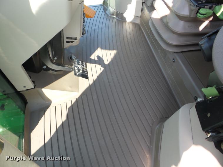 image for item J8643 2013 John Deere 7230 MFWD tractor