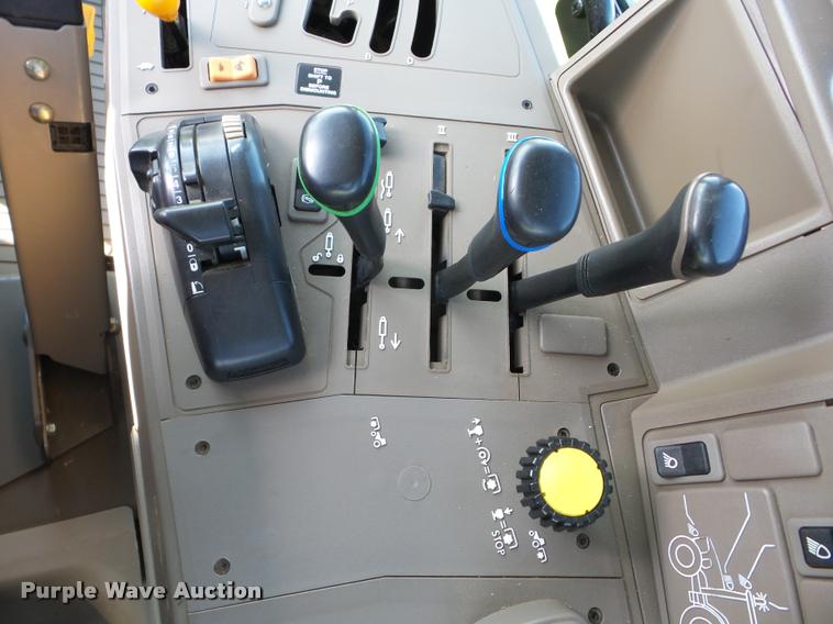 image for item J8643 2013 John Deere 7230 MFWD tractor