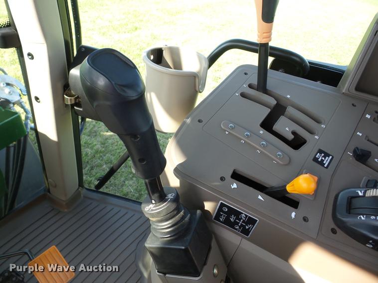 image for item J8643 2013 John Deere 7230 MFWD tractor