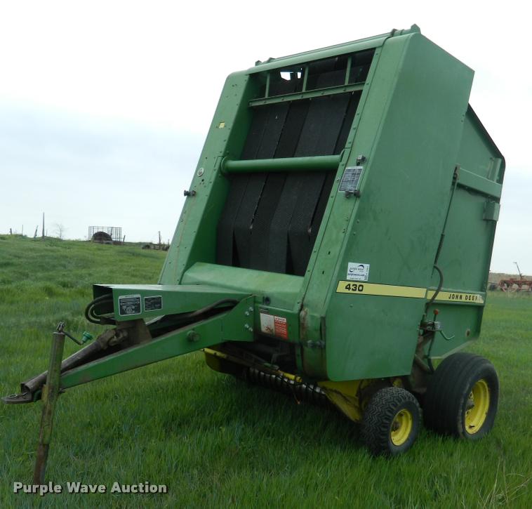 image for item K2561 1984 John Deere 430 round baler