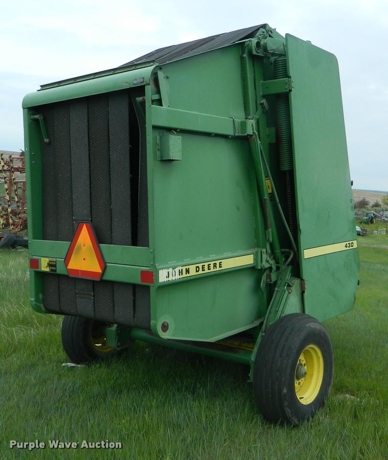 image for item K2561 1984 John Deere 430 round baler