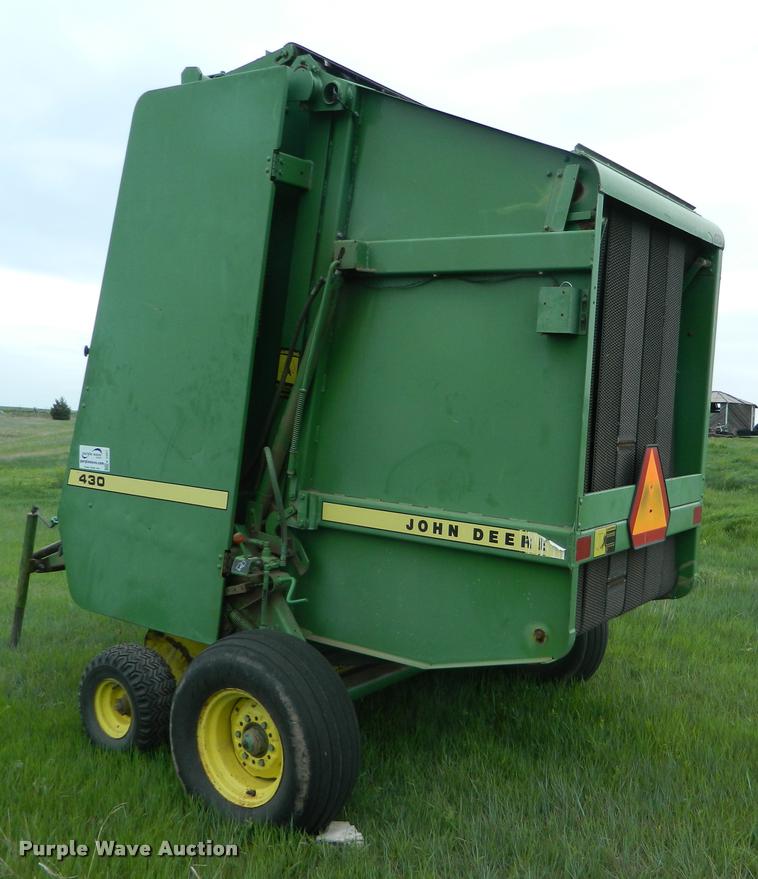 image for item K2561 1984 John Deere 430 round baler
