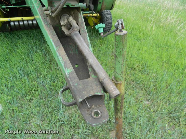image for item K2561 1984 John Deere 430 round baler