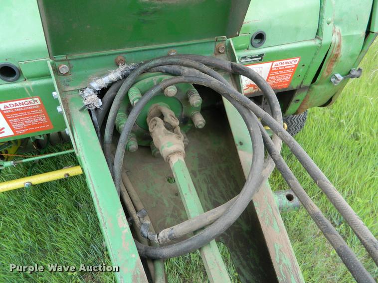 image for item K2561 1984 John Deere 430 round baler