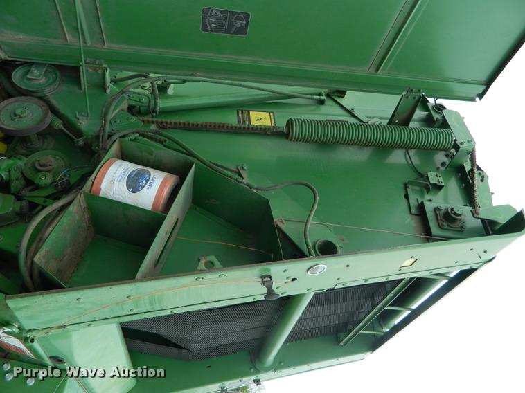 image for item K2561 1984 John Deere 430 round baler